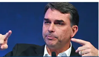Flávio Bolsonaro lanza su candidatura con apoyo de Milei