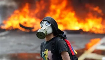 Disparan en la cabeza a joven durante protestas en Venezuela; suben a 38 los muertos