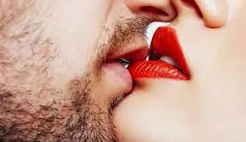 Los besos retrasan las arrugas, calman el dolor de cabeza; hay más, sigue leyendo...
