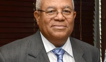 Entidad de Moca  entrega premio a Osvaldo Santana, director de elCaribe