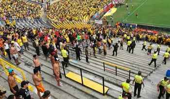 Ecuador: 40 heridos en un altercado durante un partido de fútbol