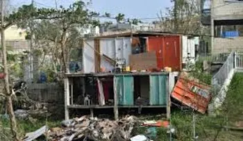 Los puertorriqueños siguen esperando ayuda una semana después del huracán María
