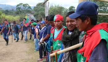 Investigan alegado asesinado de 20 indígenas de pueblo aislado de la civilización a manos de mineros en Brasil
