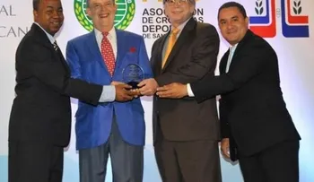 Escogido agradece a la ACD por homenaje
