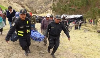 Mueren 18 en accidente vial en Perú 