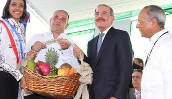 Danilo Medina dice "el domingo es mi mejor día de trabajo"