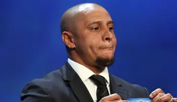 ¿Por qué Roberto Carlos cambió la bola en el sorteo de la Champions?