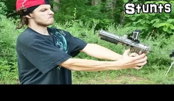 Se disparó a quemarropa con pistola de paintball...¡NO LO HAGA EN CASA!