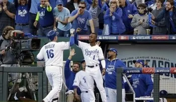Kansas barre a Orioles y pasa a la Serie Mundial