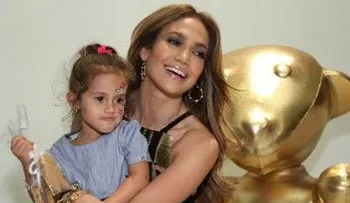 Jennifer López revela problema salud de su hija que le llevó a crear fundación