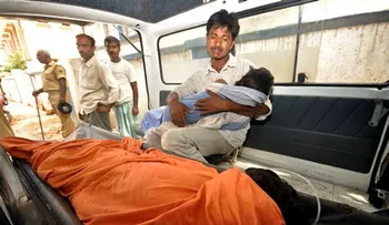 En la India, mueren 21 niños por comida escolar
