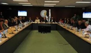 Desde el 1979 trabajadores no reciben salarios adecuados; dice el Gobernador del Banco Central 