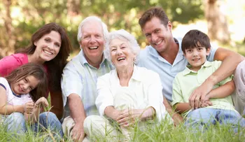 Revelan relación entre la longevidad de los padres y la de los hijos