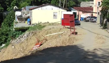 Afectados por derrumbe en Santiago denuncian Obras Públicas paralizó los trabajos