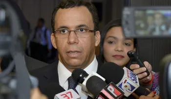 Ministro Andres Navarro expresa pesar por muertes de figuras de la comunicación y relacionados 
