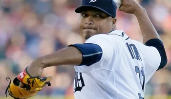 Simón logra su quinta victoria y Machado remolca tres para Orioles