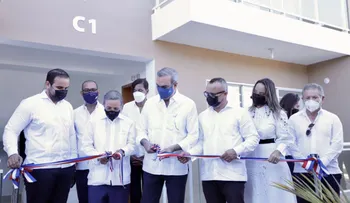 Presidente Abinader agota extensa jornada en provincia La Altagracia con inauguraciones y primer picazo de obras