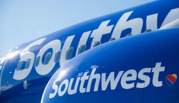 Cientos de vuelos de Southwest, retrasados por un "apagón del sistema"