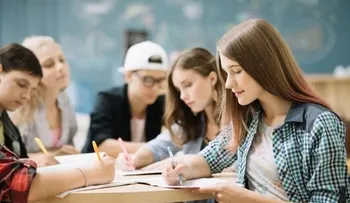 La AINEP pide al Ministerio de Educación completar calendario escolar