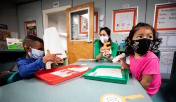 Florida anuncia más sanciones por obligar a usar tapabocas en escuelas