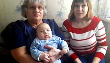 Demanda hospital por 52 millones de dólares por darle una hija equivocada hace 30 años