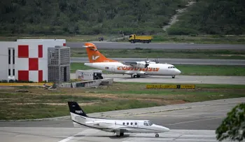 Aeropuerto de Caracas reabre tras dos meses del terremoto