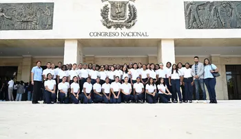 El Senado recibe a estudiantes Centro Educativo Madre Mazzarello