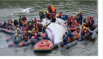 25 muertos: Avión de TransAsia Airways cae a río en Taiwán (Video)