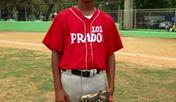 Luis Miguel Bonifacio lanza juego perfecto en béisbol distrital