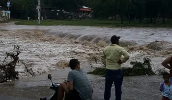Buscan en río Camú joven Greisi de Jesús Acosta Espino, arrastrado dentro de su yipeta