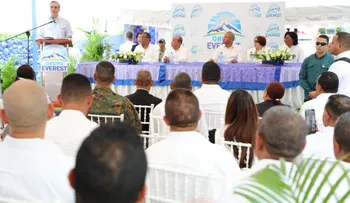 Presidente Abinader asiste a la ampliación de la fábrica de agua Everest; generará 495 empleos