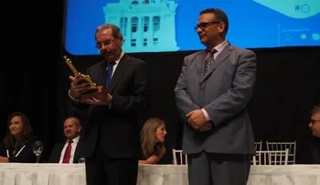 Medina entregará segundo Premio Provincial a la Calidad de Santiago