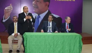 Leonel Fernández recibe apoyo del exprocurador Víctor Céspedes