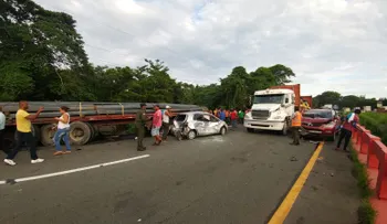 Un muerto (Máximo Darío Fernández) y tres resultan heridas por choque entre 3 camiones y motocicleta