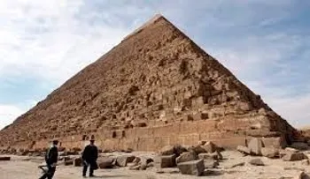 Confirman dos "anomalías" en el interior de la Gran Pirámide de Keops