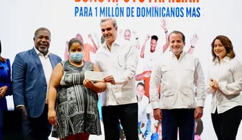Abinader llama "escudo social" a las ejecutorias de Supérate para proteger a las familias vulnerables 