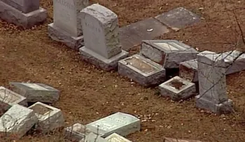 Ivanka Trump rechaza vandalización de 100 lápidas en un cementerio judío