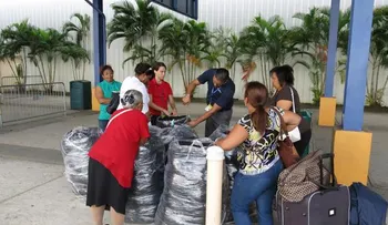 Unas 166 personas abandonan Puerto Rico cada día