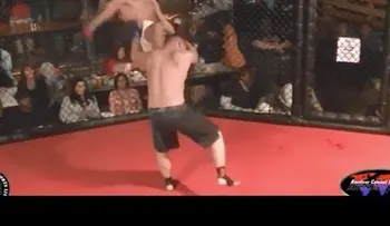 Increíble: Un boxeador se rinde para no seguir masacrando a su rival