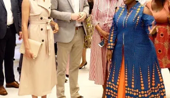 Los duques de Sussex inauguran una exposición sobre Nelson Mandela