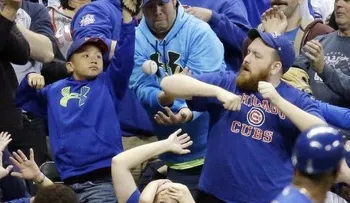 MLB recomienda que estadios tengan mallas entre dugouts