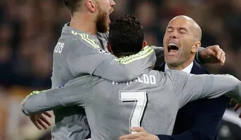Real Madrid gana en la Champions; Barça se impone