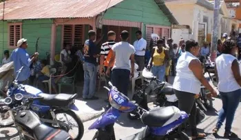 Hombre muere tras chocar con una vaca la moto que conducía