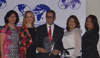 Reconocen labor de Modesto Guzmán en el Inposdom