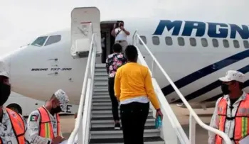 Deportan otros 52 dominicanos desde Estados Unidos