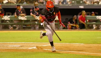 Leones conectan cuatro extrabases, pero caen en el Tetelo