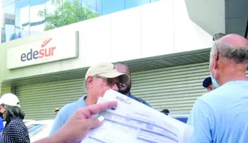 Clientes de Edesur denuncian alzas de hasta 200% en facturas eléctricas