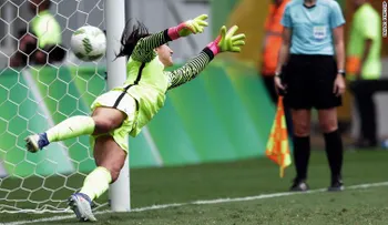 Hope Solo, tras derrota de EE.UU: "Perdimos contra un montón de cobardes"