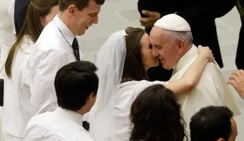 Papa pide mejor trato para los divorciados