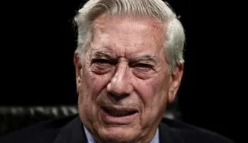 Mario Vargas Llosa considera que América Latina no debe acoger a Snowden 